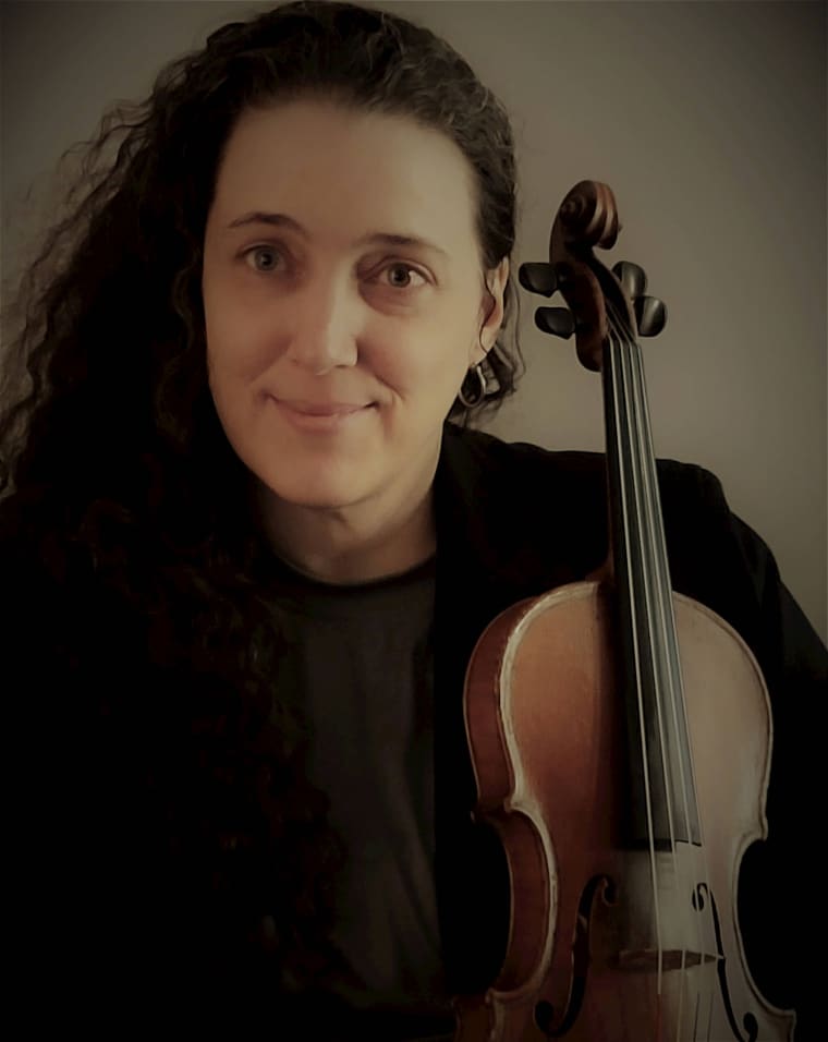 Jaymi, Violin Instructor for Beginners