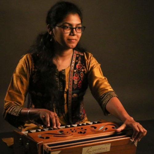 Aditi Garade - RFPA Diwali Pahaat Music Festival - Harmonium Performer